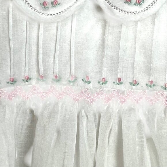 Sarah Louise England Girls White Hand Smocked Embroidered Dress 12 M Heirloom - Picture 3 of 12